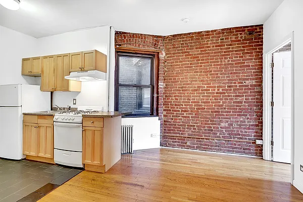 Rented by Cooper & Cooper Real Estate | media 8