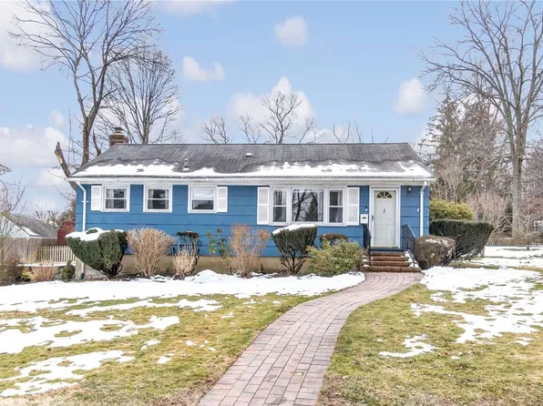 1 Maiden Lane, Glen Head, NY 11545