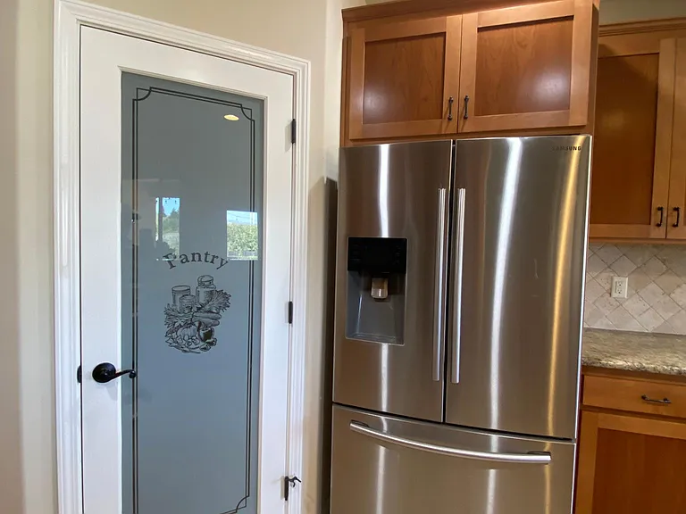 28 Phyllis Ct — Photo 6