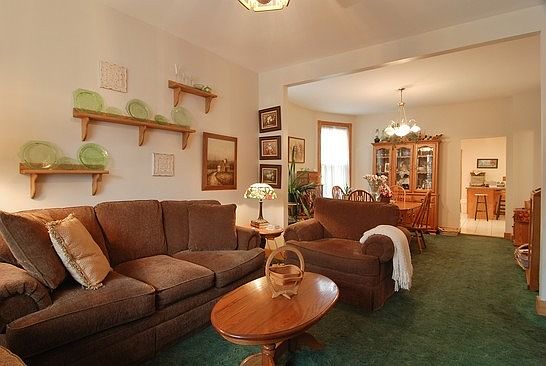 3rd image of 1438 W Highland Ave