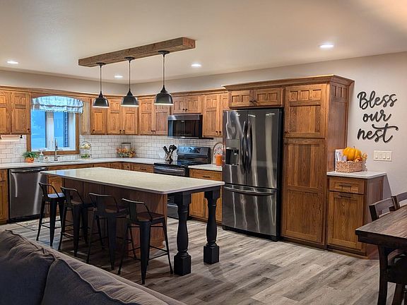 5th image of 1233 Cambridge Ct