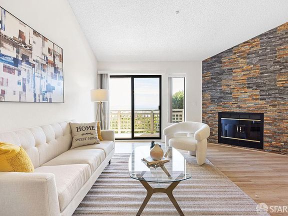2nd image of 810 Red Leaf Ct