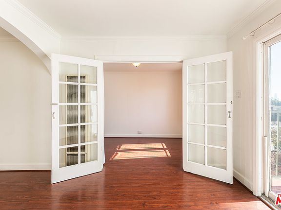 5th image of 1702 Micheltorena St