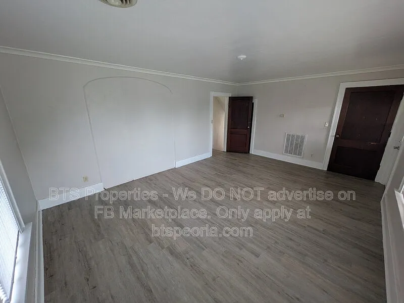 2 bed, 1.0 bath, $1,100 — Photo 4