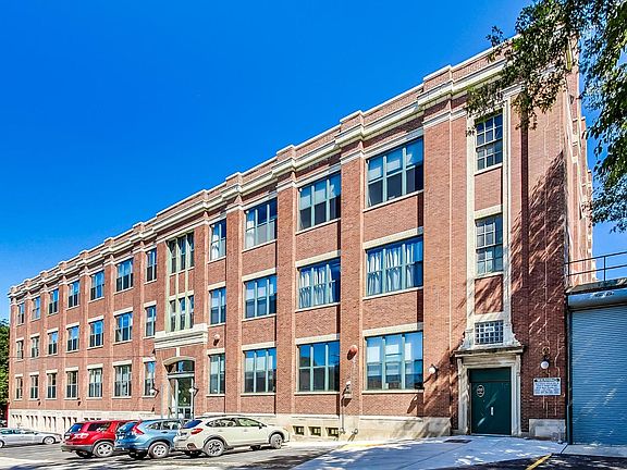 3rd image of 601 Linden Pl APT 120