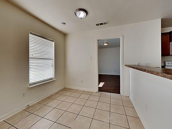 4th image of 1025 Quail Glen Dr