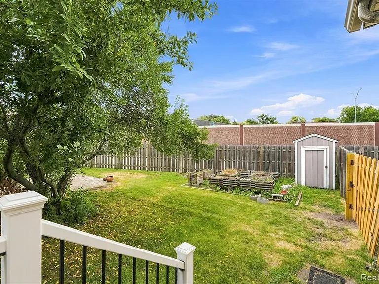 329 W Sonoma Ave — Photo 21