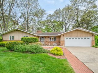 3810 Blenheim Rd, Saint Joseph, MI 49085