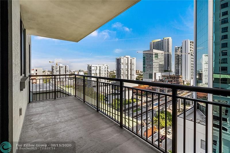 1st image of 999 SW 1st Ave APT 1214