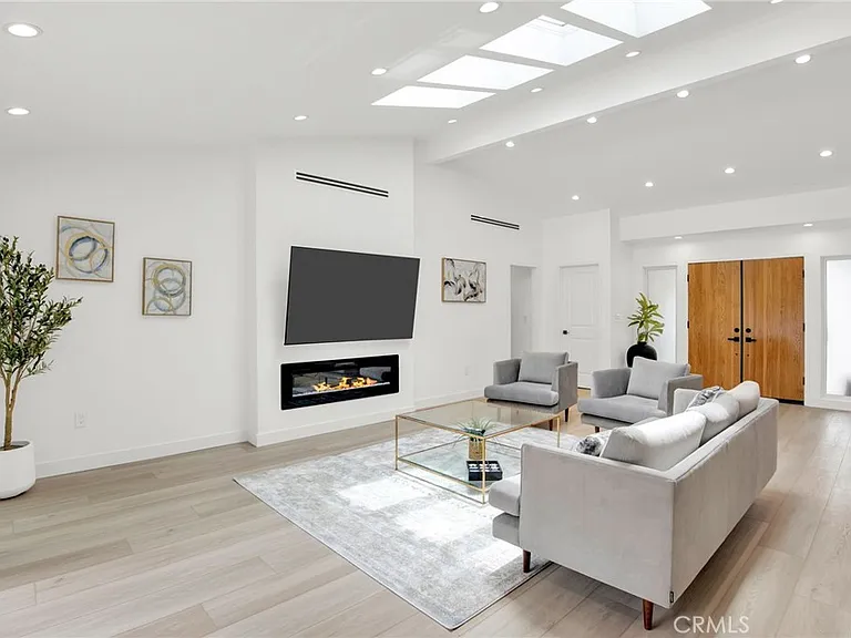 937 Misty Isle Dr — Photo 8