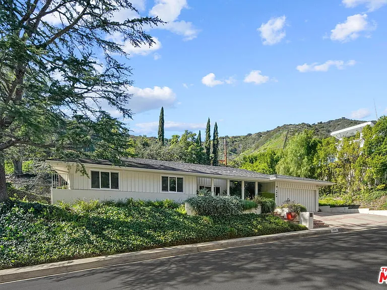 1919 San Ysidro Dr — Photo 18