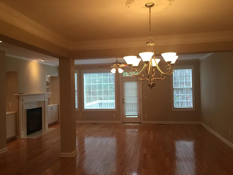 321 Bridgegate Dr — Photo 3