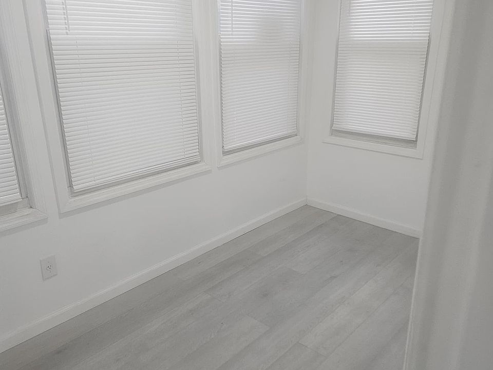 1st image of 90-18 Park Ln S #2