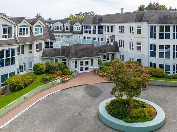 1521 Church Ave #402, Saanich, BC V8P 5T7