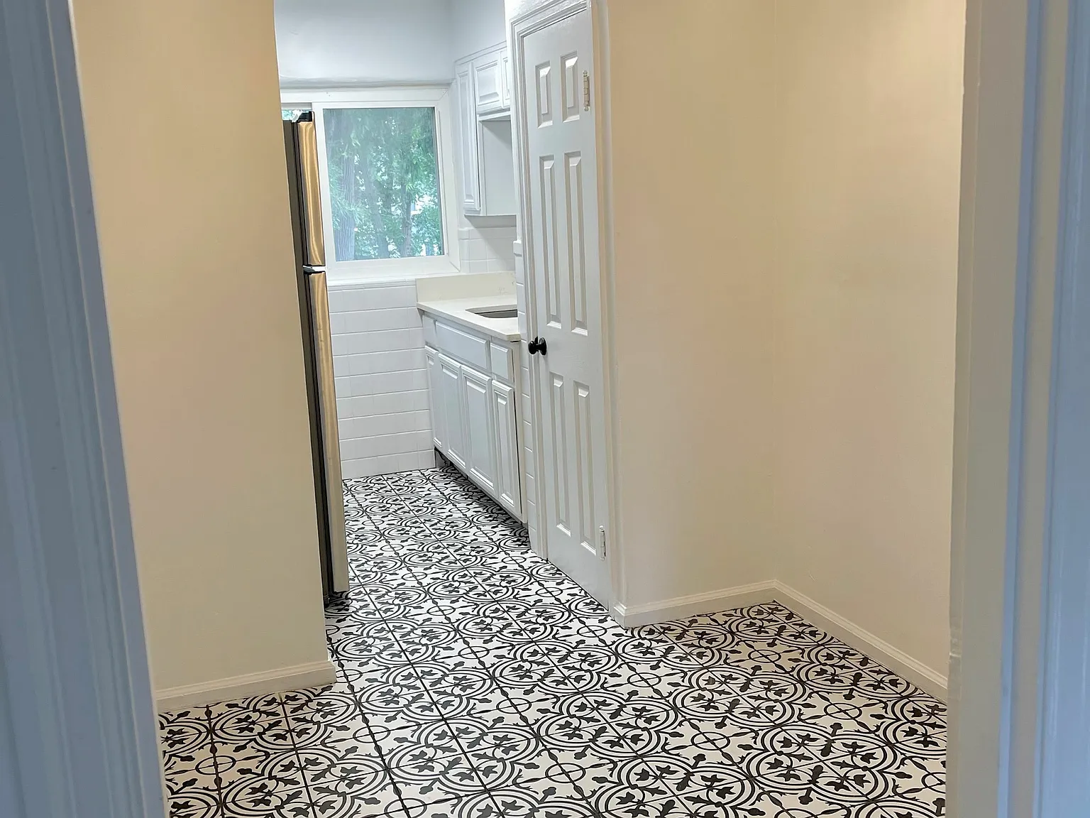3024 Minot Ave — Photo 3