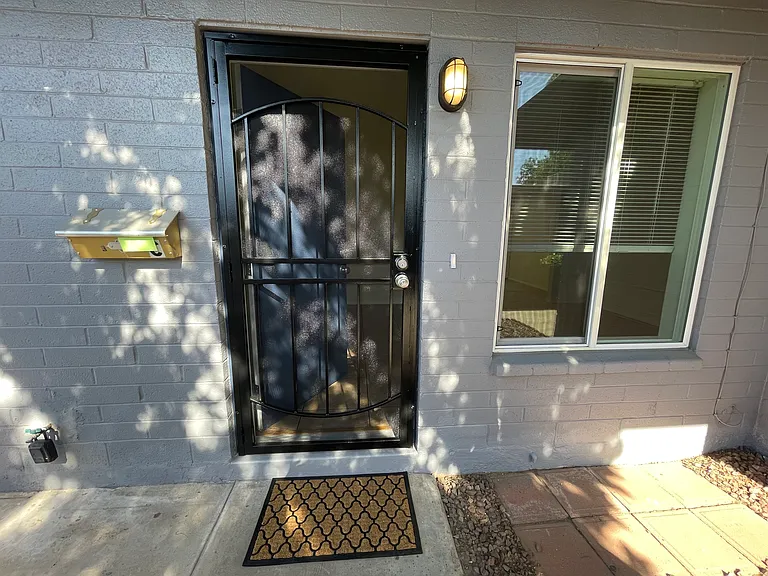 1058 W Flint St #C — Photo 3
