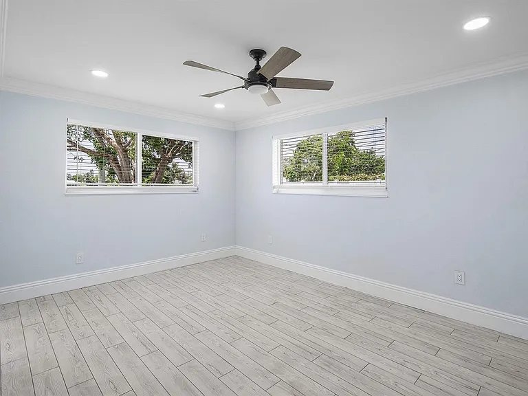 1128 SW 7th St — Photo 17