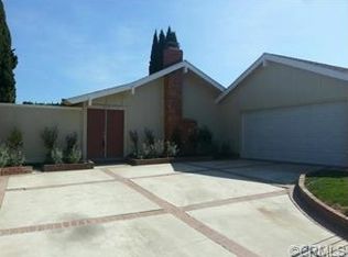 1077 San Pablo Cir, Costa Mesa, CA 92626