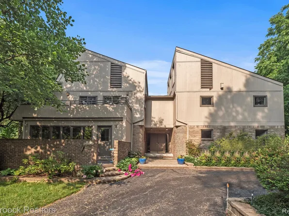 232 Orange Lake Dr, Bloomfield Hills, MI 48302