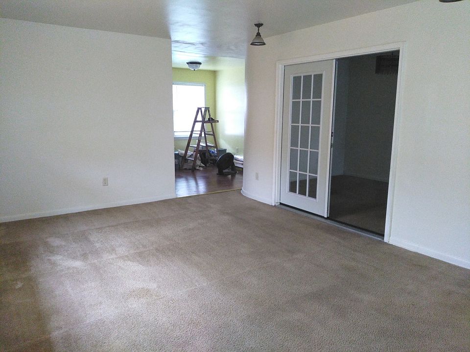 2nd image of 2043 Polk St