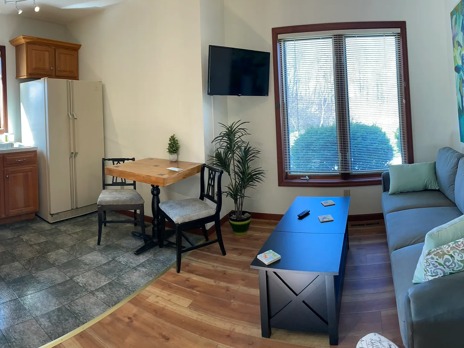 1 bed, 400 sqft, $1,200 — Photo 4