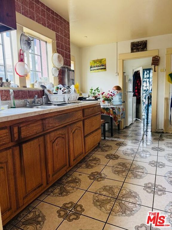 Apartment in Los Angeles, Harvard Park, Vermont Knolls - More