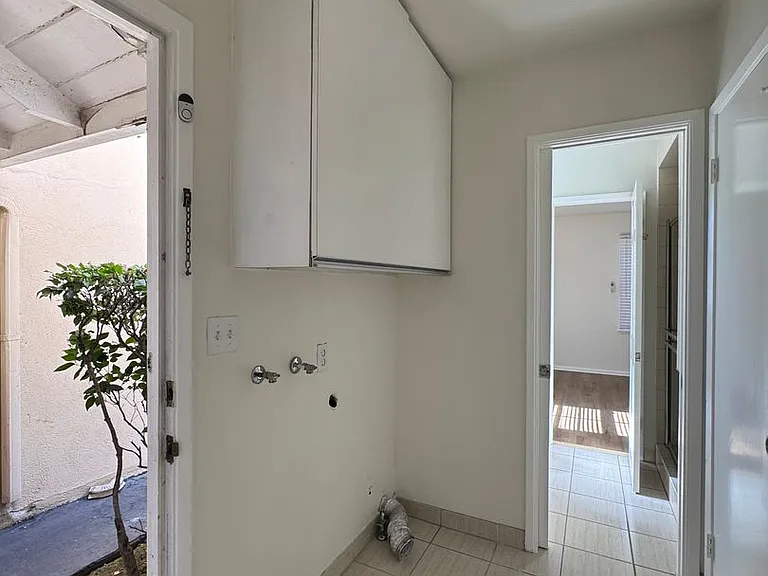 2570 Wallingford Rd — Photo 18