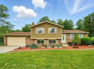 5605 Bluepine Dr, Cincinnati, OH 45247