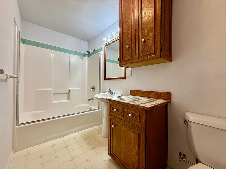 275 SW 2nd St #1 — Photo 9