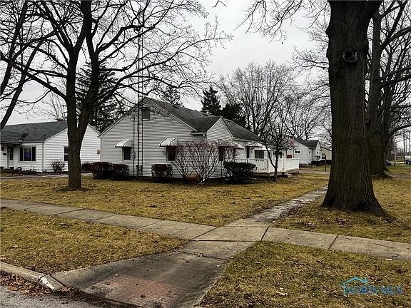 2nd image of 330 W Washington St