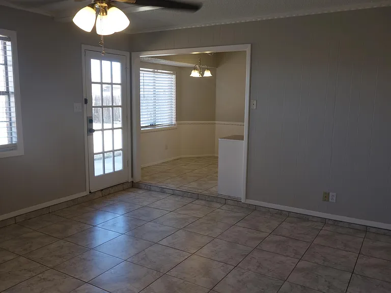 5616 Amherst St — Photo 5