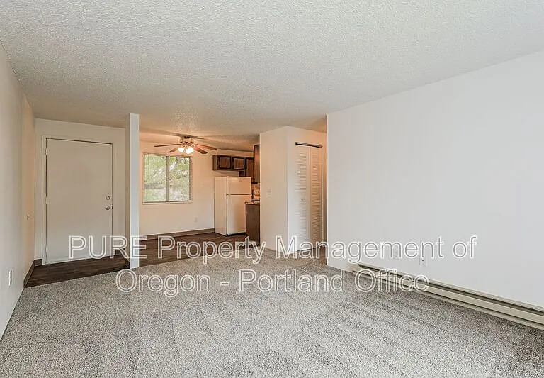 Parkway Garden — Photo 143