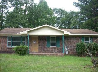 107 Foxtrail Rd, Greenwood, SC 29646