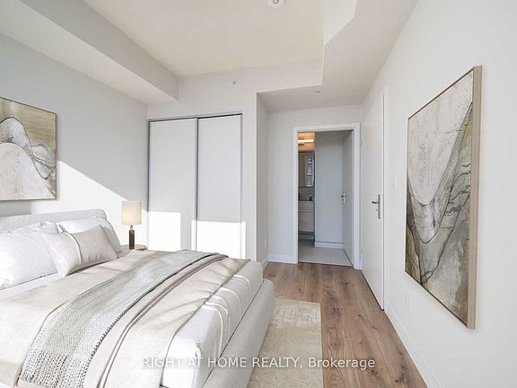 3rd image of 60 Frederick St #3910