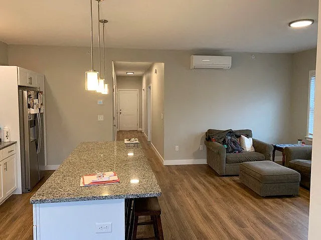 2 bed, 1.5 bath, 1004 sqft, $2,600 — Photo 2
