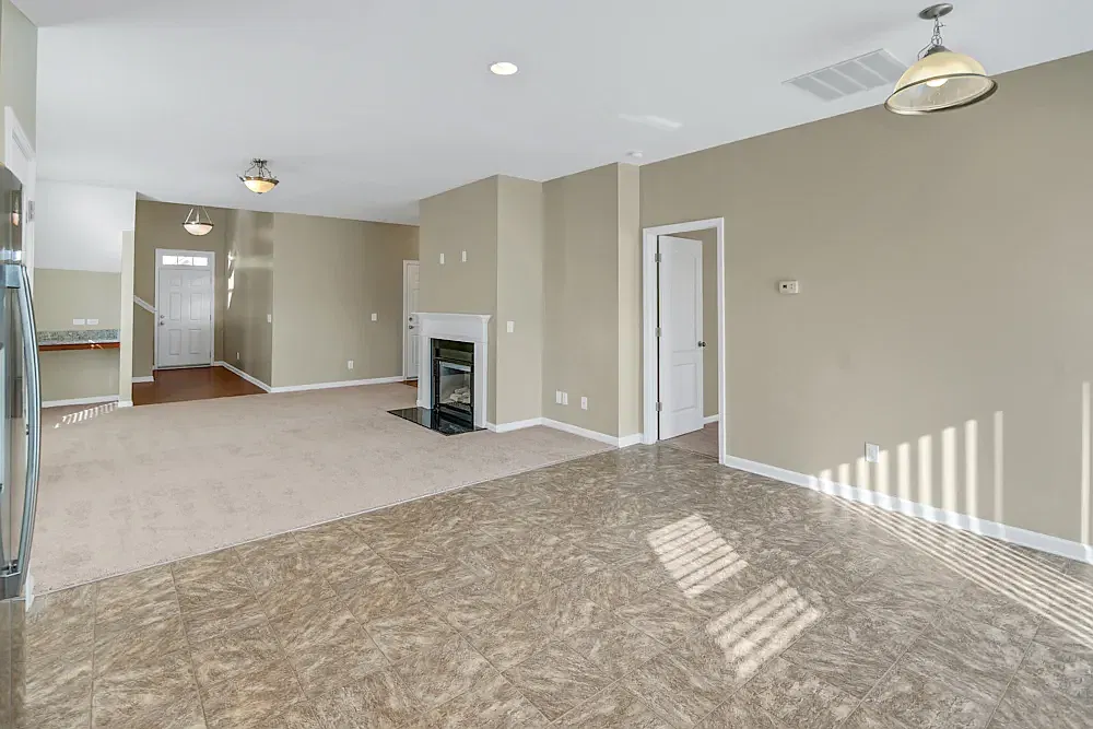 3 bed, 1403 sqft, $1,325 — Photo 2