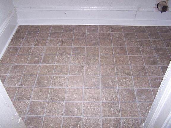 5th image of 1202 Melrose Ave NW #1