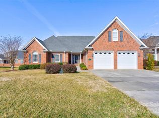 104 Plantation Ct, Shelby, NC 28150