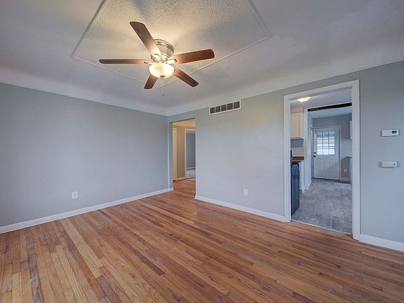 2nd image of 28835 Maplewood St