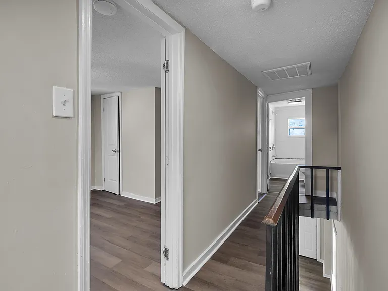 605 1st Ave — Photo 14