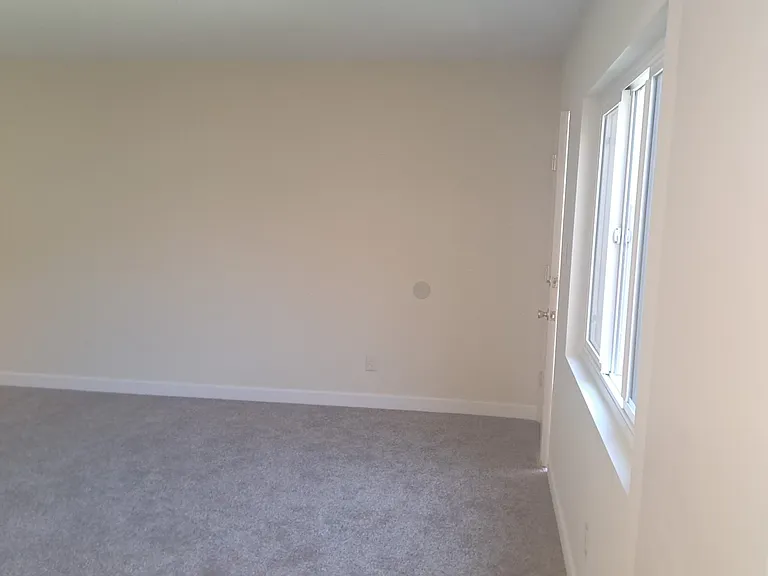 111 E Hammel St — Photo 9