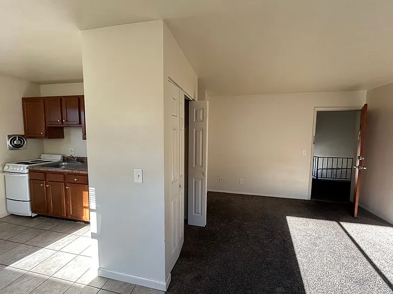 Efficiency Apartments for rent in Western Hills — Photo 2