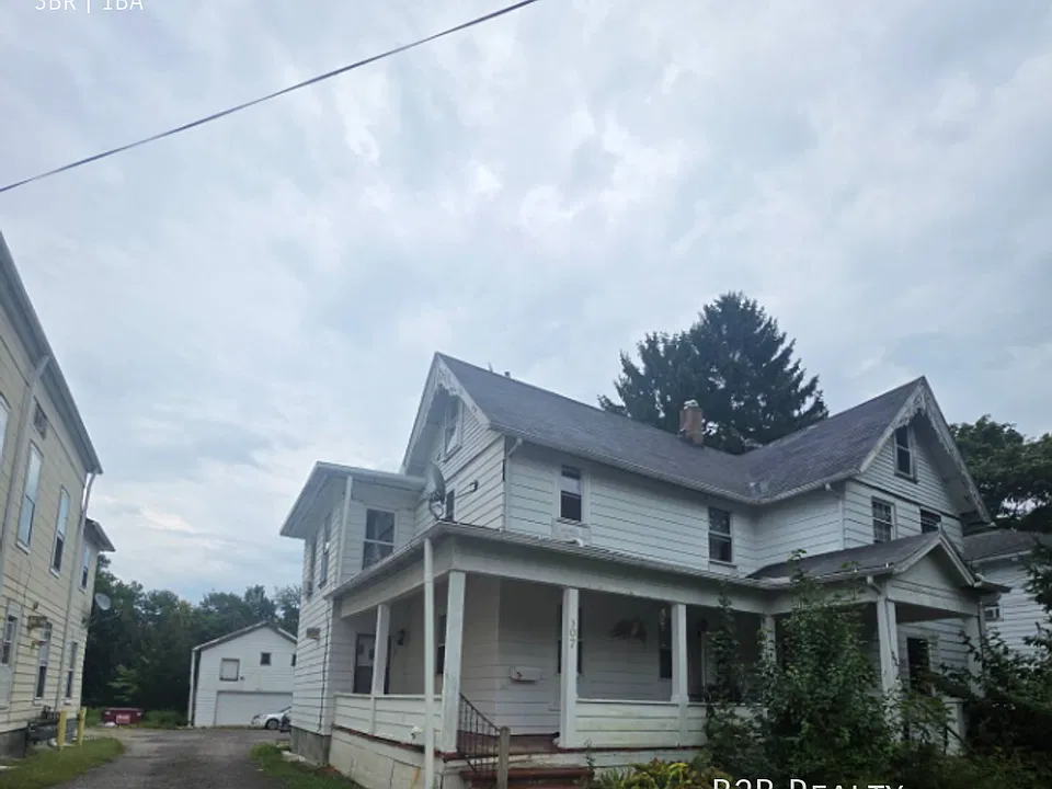307 S Eagle St #1