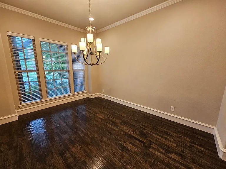 988 Shadyside Ln — Photo 7