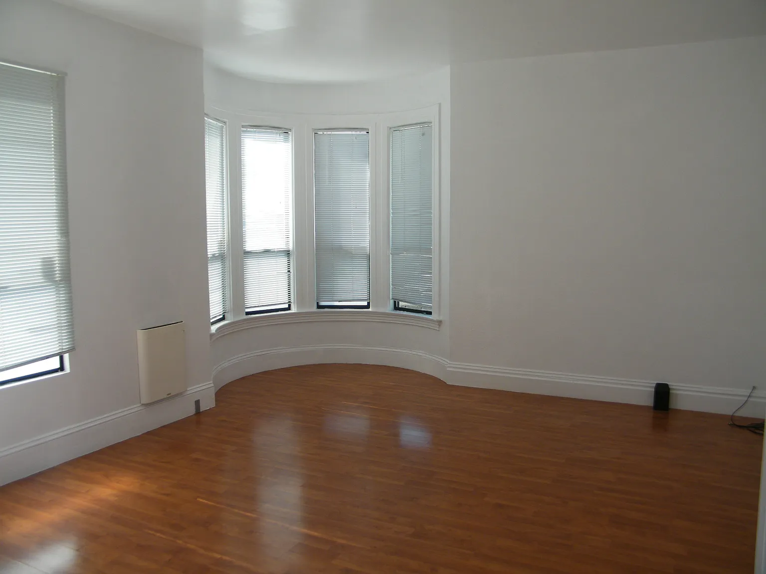 Studio, 250 sqft, $1,550 — Photo 4