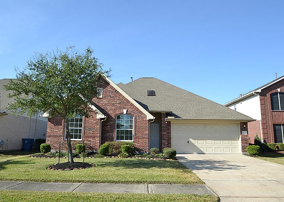 1st image of 16011 Makayla Dr