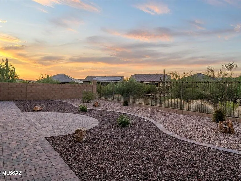 10623 N Iron Peak Dr — Photo 41