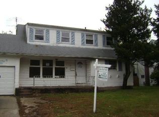 23 Camp Rd, Massapequa, NY 11758