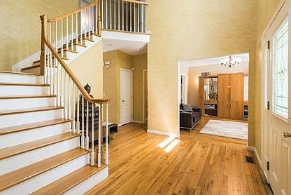 3rd image of 69 Whippoorwill Ln