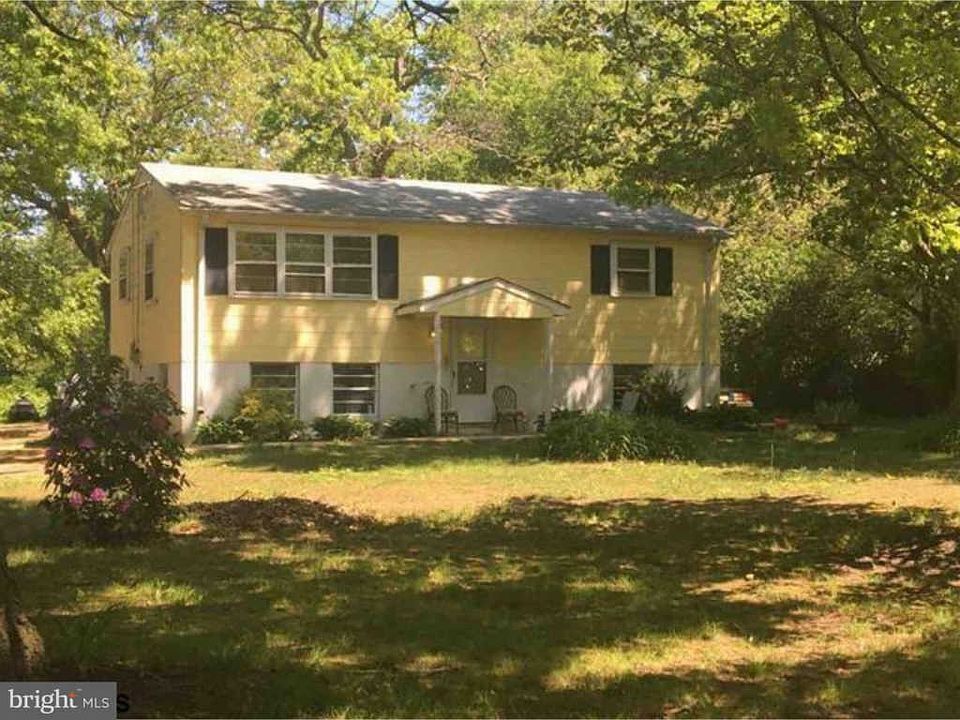 1st image of 896 Vineland Ave